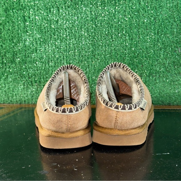BearPaw Tan Slip-On Sneakers - Picture 4 of 6